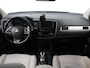 Mitsubishi Outlander 2.0 PHEV Instyle NAVI | LMV18 | CLIMATE | STOELVERW | TRHAAK | XENON | CAMERA | CRUISE | LEER