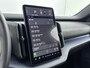 Volvo EX30 Single Motor Extended Range Plus 69 kWh | PDC V+A en Camera | Harman & Cardon Audio | Stoel + Stuurverwarming | Extra Getint Glas | Keyless Entry en Start |