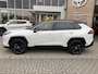 Toyota RAV4 2.5 Hybrid AWD Bi-Tone TREKHAAK STOEL/STUURVERW PARK-SENSOREN APPLE/ANDROID ELEK-ACHTERKLEP AD-CRUISE LEDER LM-VELGEN KEYLESS CAMERA