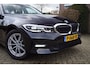 BMW 3-Serie Touring 318i Business Edition Autom 156PK 4 Cilinder Panodak Navi Camera Clima Stoelverw 2x PDC LMV Trekh ENZ.