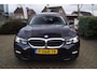 BMW 3-Serie Touring 318i Business Edition Autom 156PK 4 Cilinder Panodak Navi Camera Clima Stoelverw 2x PDC LMV Trekh ENZ.