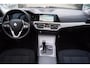 BMW 3-Serie Touring 318i Business Edition Autom 156PK 4 Cilinder Panodak Navi Camera Clima Stoelverw 2x PDC LMV Trekh ENZ.