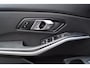 BMW 3-Serie Touring 318i Business Edition Autom 156PK 4 Cilinder Panodak Navi Camera Clima Stoelverw 2x PDC LMV Trekh ENZ.