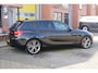 BMW 1-Serie 118i Business. navi. leder. clima. stoelverwarming.
