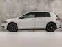 Volkswagen Golf 1.0 TSI Sportline Automaat (APPLE CARPLAY, GROOT NAVI, CLIMATE, PARKEERSENSOREN, SPORTSTOELEN, GETINT GLAS, LM VELGEN, ADAPTIVE CRUISE, NIEUWSTAAT)