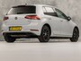 Volkswagen Golf 1.0 TSI Sportline Automaat (APPLE CARPLAY, GROOT NAVI, CLIMATE, PARKEERSENSOREN, SPORTSTOELEN, GETINT GLAS, LM VELGEN, ADAPTIVE CRUISE, NIEUWSTAAT)