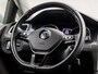 Volkswagen Golf 1.0 TSI Sportline Automaat (APPLE CARPLAY, GROOT NAVI, CLIMATE, PARKEERSENSOREN, SPORTSTOELEN, GETINT GLAS, LM VELGEN, ADAPTIVE CRUISE, NIEUWSTAAT)