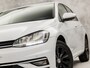 Volkswagen Golf 1.0 TSI Sportline Automaat (APPLE CARPLAY, GROOT NAVI, CLIMATE, PARKEERSENSOREN, SPORTSTOELEN, GETINT GLAS, LM VELGEN, ADAPTIVE CRUISE, NIEUWSTAAT)
