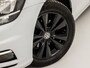Volkswagen Golf 1.0 TSI Sportline Automaat (APPLE CARPLAY, GROOT NAVI, CLIMATE, PARKEERSENSOREN, SPORTSTOELEN, GETINT GLAS, LM VELGEN, ADAPTIVE CRUISE, NIEUWSTAAT)