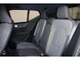 Volvo XC40 B3 Plus Black Edition - IntelliSafe Assist & Surround - 360º Camera - Harman/Kardon audio - Verwarmde voorstoelen & stuur - Parkeersensoren voor & achter - Elektr. bedienb. voorstoelen met geheugen links - Draadloze tel. lader - Extra getint glas - 20' LMV