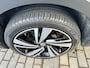 Volkswagen T-Cross 1.5 TSI STYLE BNS  R-LINE van binnen en buiten