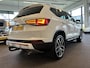 SEAT Ateca 1.4 EcoTSI Xcellence Automaat | Panoramadak | Afneembare trekhaak | Achteruitrijcamera | Apple carplay | Cruise control | Climate control | Stoelverwarming | LED | Keyless | Elek. inklapbare spiegels | Sfeerverlichting