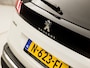 Peugeot 3008 1.2 PureTech Allure Sport Automaat (APPLE CARPLAY, PARELMOER, GROOT NAVI, 360 CAMERA, GETINT GLAS, LEDER, SPORTSTOELEN, TREKHAAK, KEYLESS, NIEUWSTAAT)
