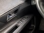 Peugeot 3008 1.2 PureTech Allure Sport (APPLE CARPLAY, GROOT NAVI, LEDER, GETINT GLAS, PARKEERSENSOREN, SPORTSTOELEN, CRUISE, LANE ASSIST, NIEUWSTAAT)