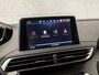 Peugeot 3008 1.2 PureTech Allure Sport (APPLE CARPLAY, GROOT NAVI, LEDER, GETINT GLAS, PARKEERSENSOREN, SPORTSTOELEN, CRUISE, LANE ASSIST, NIEUWSTAAT)