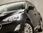 Ford Focus 1.0 EcoBoost Titanium Sport Automaat (APPLE CARPLAY, GROOT NAVI, CLIMATE, CAMERA, KEYLESS, SPORTSTOELEN, CRUISE, LM VELGEN, PARKEERSENSOREN, NIEUWSTAAT)