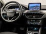 Ford Focus 1.0 EcoBoost Titanium Sport Automaat (APPLE CARPLAY, GROOT NAVI, CLIMATE, CAMERA, KEYLESS, SPORTSTOELEN, CRUISE, LM VELGEN, PARKEERSENSOREN, NIEUWSTAAT)