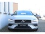 Volvo V60 T6 Plug-in hybrid AWD Essential Bright | All-season banden | Lederen bekleding | Electrische wegklapbare trekhaak | Stoelverwarming | Adaptive cruise Control | Parkeersensoren voor + achter | Parkeercamera | BLIS | Stuurwielverwarming