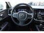 Volvo V60 T6 Plug-in hybrid AWD Essential Bright | All-season banden | Lederen bekleding | Electrische wegklapbare trekhaak | Stoelverwarming | Adaptive cruise Control | Parkeersensoren voor + achter | Parkeercamera | BLIS | Stuurwielverwarming