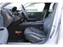 Volvo V60 T6 Plug-in hybrid AWD Essential Bright | All-season banden | Lederen bekleding | Electrische wegklapbare trekhaak | Stoelverwarming | Adaptive cruise Control | Parkeersensoren voor + achter | Parkeercamera | BLIS | Stuurwielverwarming
