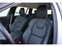 Volvo V60 T6 Plug-in hybrid AWD Essential Bright | All-season banden | Lederen bekleding | Electrische wegklapbare trekhaak | Stoelverwarming | Adaptive cruise Control | Parkeersensoren voor + achter | Parkeercamera | BLIS | Stuurwielverwarming