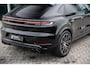 Porsche Cayenne 3.0 E-Hybrid | SportDesign Pakket | Black Edition | Adaptieve Luchtvering PASM | Sport Chrono Pakket | Panoramadak | Bose Surround Sound System | Adaptive Cruise Controle | Soft-Close portieren | 360° Surround View | 21 inch RS Spyder Design velgen |