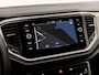 Volkswagen T-Roc 1.0 TSI Sport (APPLE CARPLAY, GROOT NAVI, CLIMATE, PARKEERSENSOREN, SPORTSTOELEN, ADAPTIVE CRUISE, GETINT GLAS, NIEUWSTAAT)