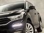 Volkswagen T-Roc 1.0 TSI Sport (APPLE CARPLAY, GROOT NAVI, CLIMATE, PARKEERSENSOREN, SPORTSTOELEN, ADAPTIVE CRUISE, GETINT GLAS, NIEUWSTAAT)