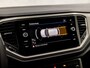 Volkswagen T-Roc 1.0 TSI Sport (APPLE CARPLAY, GROOT NAVI, CLIMATE, PARKEERSENSOREN, SPORTSTOELEN, ADAPTIVE CRUISE, GETINT GLAS, NIEUWSTAAT)