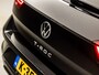 Volkswagen T-Roc 1.0 TSI Sport (APPLE CARPLAY, GROOT NAVI, CLIMATE, PARKEERSENSOREN, SPORTSTOELEN, ADAPTIVE CRUISE, GETINT GLAS, NIEUWSTAAT)
