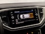 Volkswagen T-Roc 1.0 TSI Sport (APPLE CARPLAY, GROOT NAVI, CLIMATE, PARKEERSENSOREN, SPORTSTOELEN, ADAPTIVE CRUISE, GETINT GLAS, NIEUWSTAAT)