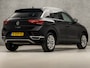 Volkswagen T-Roc 1.0 TSI Sport (APPLE CARPLAY, GROOT NAVI, CLIMATE, PARKEERSENSOREN, SPORTSTOELEN, ADAPTIVE CRUISE, GETINT GLAS, NIEUWSTAAT)