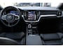 Volvo V60 T6 Automaat Plug-in hybrid AWD Ultra Dark | Panoramadak | Premium audio by Harman Kardon | Verwarmbare voorstoelen en achterbank | Stuurwielverwarming | Parkeerverwarming  | Apple carplay/Android auto | Rondom zichtcamera |  Adaptive cruise control |