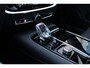 Volvo V60 T6 Automaat Plug-in hybrid AWD Ultra Dark | Panoramadak | Premium audio by Harman Kardon | Verwarmbare voorstoelen en achterbank | Stuurwielverwarming | Parkeerverwarming  | Apple carplay/Android auto | Rondom zichtcamera |  Adaptive cruise control |
