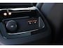Volvo V60 T6 Automaat Plug-in hybrid AWD Ultra Dark | Panoramadak | Premium audio by Harman Kardon | Verwarmbare voorstoelen en achterbank | Stuurwielverwarming | Parkeerverwarming  | Apple carplay/Android auto | Rondom zichtcamera |  Adaptive cruise control |