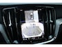 Volvo V60 T6 Automaat Plug-in hybrid AWD Ultra Dark | Panoramadak | Premium audio by Harman Kardon | Verwarmbare voorstoelen en achterbank | Stuurwielverwarming | Parkeerverwarming  | Apple carplay/Android auto | Rondom zichtcamera |  Adaptive cruise control |