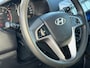 Hyundai i20 1.2i DynamicVersion 78PK 5 deurs! NL AUTO NAP! Airco l Carplay l Navi l MTF-stuur! TOPSTAAT l GOED ONDERHOUDEN!