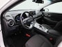 Hyundai Kona Electric EV Fashion 64 kWh | Climate Control / ECC | Licht metalen velgen 17 inch | Cruise control Adaptive| Navigatie | Park Distance Control achter | Achteruitrijcamera | Dakrailing |