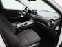 Hyundai Kona Electric EV Fashion 64 kWh | Climate Control / ECC | Licht metalen velgen 17 inch | Cruise control Adaptive| Navigatie | Park Distance Control achter | Achteruitrijcamera | Dakrailing |