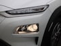 Hyundai Kona Electric EV Fashion 64 kWh | Climate Control / ECC | Licht metalen velgen 17 inch | Cruise control Adaptive| Navigatie | Park Distance Control achter | Achteruitrijcamera | Dakrailing |