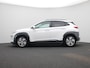 Hyundai Kona Electric EV Fashion 64 kWh | Climate Control / ECC | Licht metalen velgen 17 inch | Cruise control Adaptive| Navigatie | Park Distance Control achter | Achteruitrijcamera | Dakrailing |