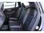 Volvo V60 T6 Plug-in hybrid AWD Plus Dark | All-season banden | Adaptive Cruise Control | 360° Parkeercamera | BLIS | Stoelverwarming | Stuurwielverwarming | Wegklapbare trekhaak | Harman Kardon Premium Audio | Google infotainment | Parkeersensoren voor + achter