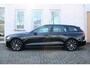 Volvo V60 T6 Plug-in hybrid AWD Plus Dark | Adaptive Cruise Control | 360° Parkeercamera | BLIS | Stoelverwarming | Stuurwielverwarming | Wegklapbare trekhaak | Harman Kardon Premium Audio | Google infotainment | Parkeersensoren voor + achter