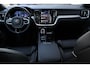 Volvo V60 T6 Plug-in hybrid AWD Plus Dark | All-season banden | Adaptive Cruise Control | 360° Parkeercamera | BLIS | Stoelverwarming | Stuurwielverwarming | Wegklapbare trekhaak | Harman Kardon Premium Audio | Google infotainment | Parkeersensoren voor + achter
