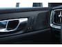 Volvo V60 T6 Plug-in hybrid AWD Plus Dark | All-season banden | Adaptive Cruise Control | 360° Parkeercamera | BLIS | Stoelverwarming | Stuurwielverwarming | Wegklapbare trekhaak | Harman Kardon Premium Audio | Google infotainment | Parkeersensoren voor + achter
