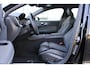 Volvo V60 T6 Plug-in hybrid AWD Plus Dark | All-season banden | Adaptive Cruise Control | 360° Parkeercamera | BLIS | Stoelverwarming | Stuurwielverwarming | Wegklapbare trekhaak | Harman Kardon Premium Audio | Google infotainment | Parkeersensoren voor + achter