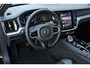 Volvo V60 T6 Plug-in hybrid AWD Plus Dark | All-season banden | Adaptive Cruise Control | 360° Parkeercamera | BLIS | Stoelverwarming | Stuurwielverwarming | Wegklapbare trekhaak | Harman Kardon Premium Audio | Google infotainment | Parkeersensoren voor + achter