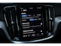 Volvo V60 T6 Plug-in hybrid AWD Plus Dark | All-season banden | Adaptive Cruise Control | 360° Parkeercamera | BLIS | Stoelverwarming | Stuurwielverwarming | Wegklapbare trekhaak | Harman Kardon Premium Audio | Google infotainment | Parkeersensoren voor + achter