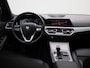 BMW 3-Serie 330e | APPLE CARPLAY | HALF LEDER | BLUETOOTH | NAVIGATIE | ADAPTIVE CRUISE CONTROL | HEAD UP DISPLAY |