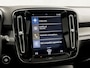 Volvo XC40 1.5 T5 Recharge R-Design 261Pk Automaat (PANORAMADAK, APPLE CARPLAY, MEMORY SEATS, 360 CAMERA, HARMAN/KARDON, LEDER/ALCANTARA, GETINT GLAS, ELEK ACHTERKLEP, NIEUWSTAAT)